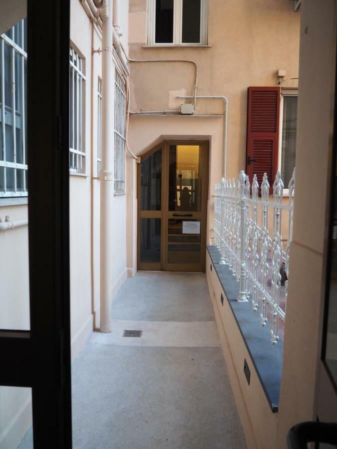 La Porta Accanto A Soli 900 Mt Dal Gaslini Genua Exteriör bild