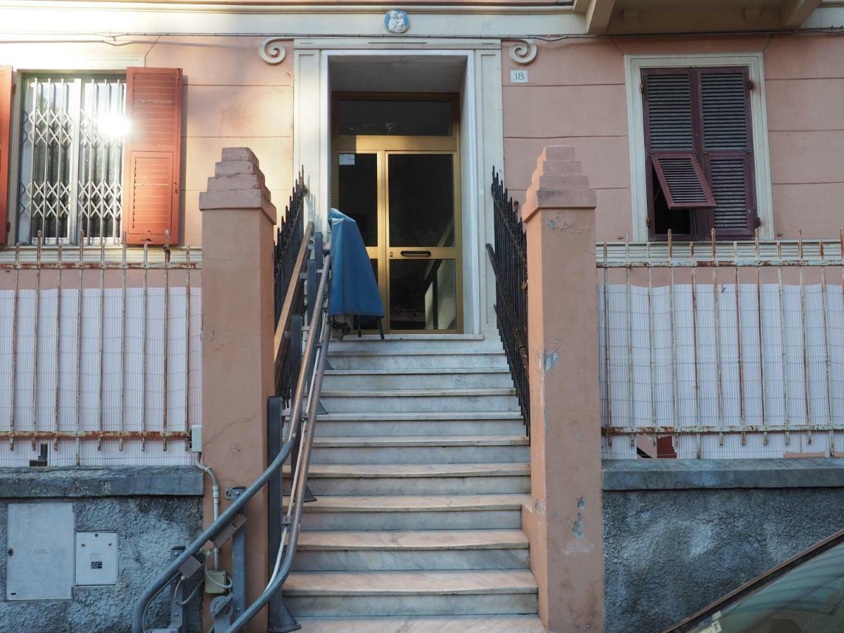 La Porta Accanto A Soli 900 Mt Dal Gaslini Genua Exteriör bild